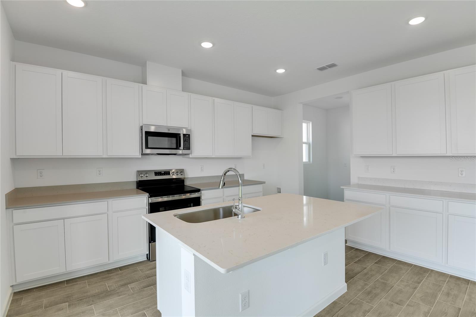 1118 OLIVINE AVE, DUNDEE, FL, 33838