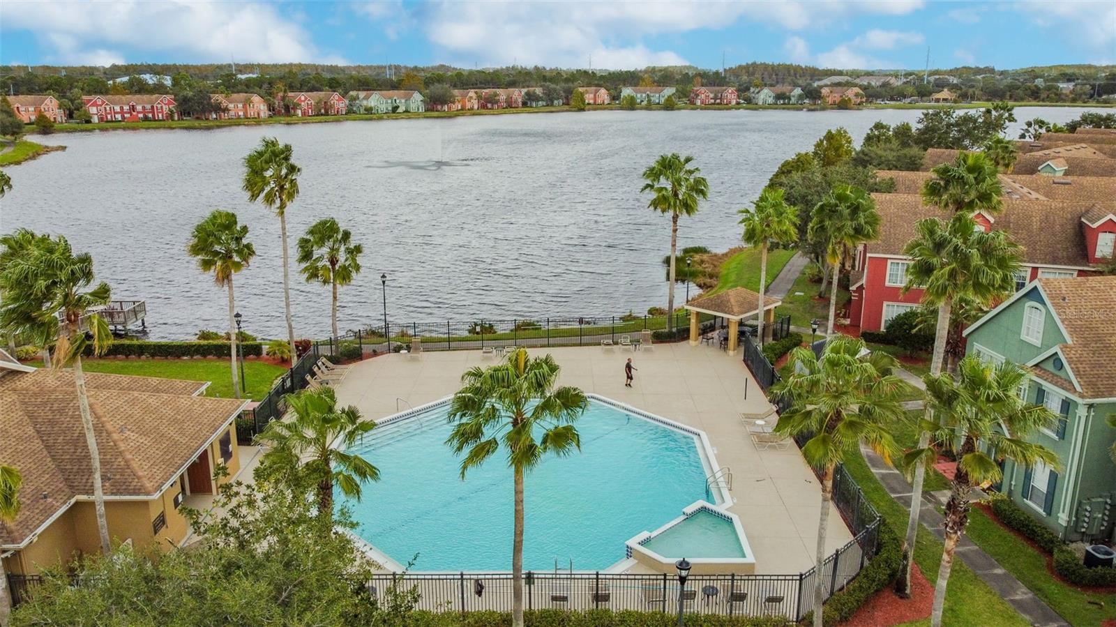 9118 LAKE CHASE ISLAND WAY #9118, TAMPA, FL, 33626