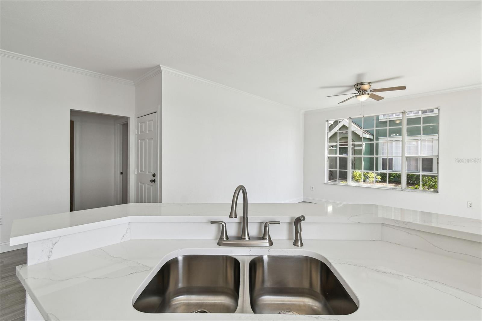 9118 LAKE CHASE ISLAND WAY #9118, TAMPA, FL, 33626