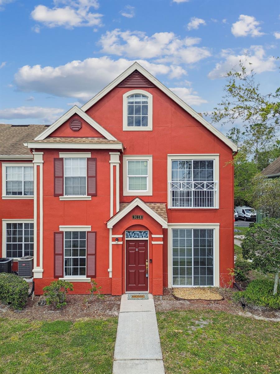 9118 LAKE CHASE ISLAND WAY #9118, TAMPA, FL, 33626
