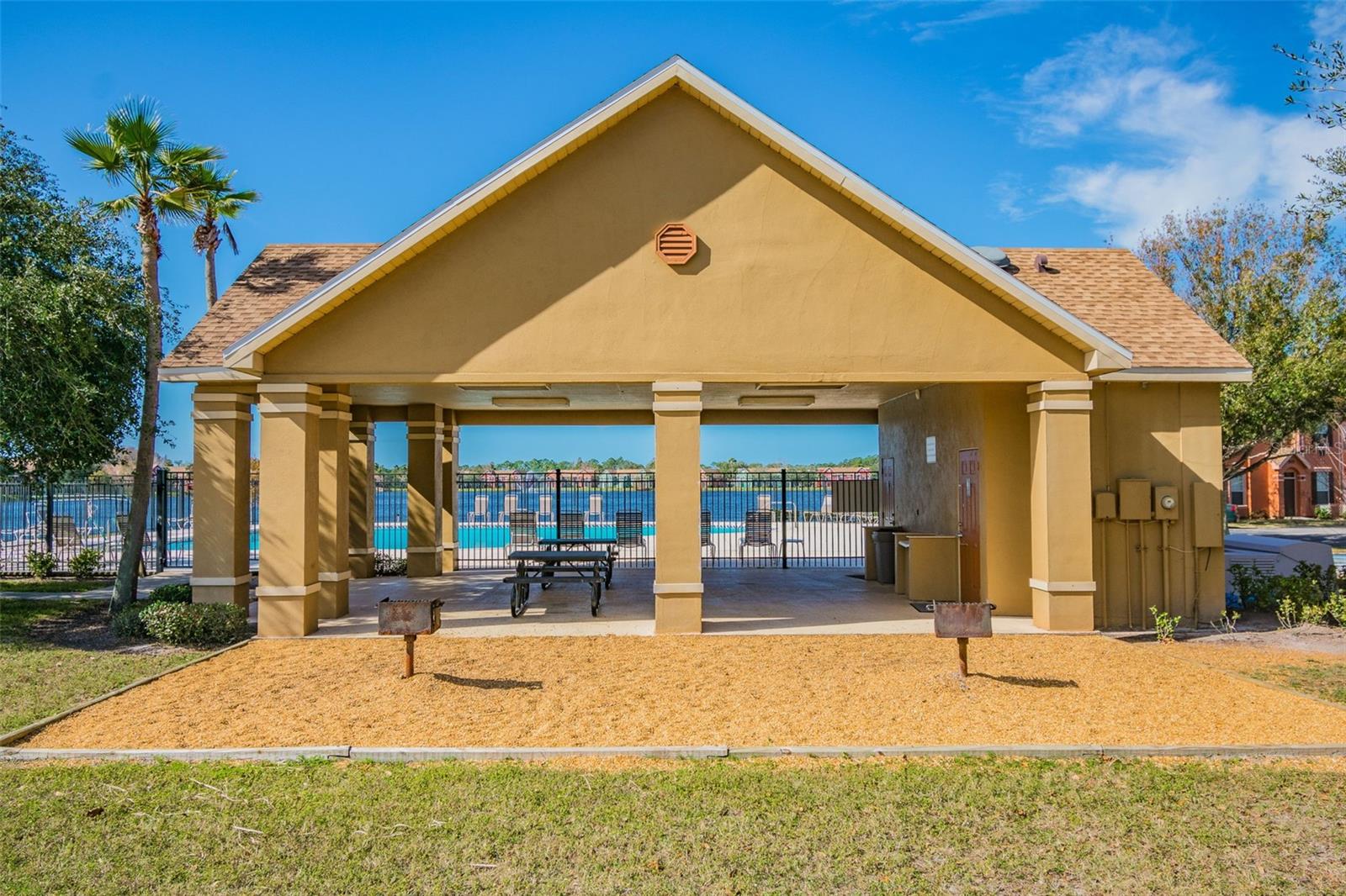 9118 LAKE CHASE ISLAND WAY #9118, TAMPA, FL, 33626