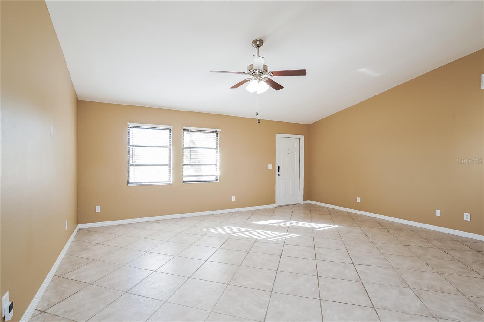 859 SW 15TH TER, CAPE CORAL, FL, 33991