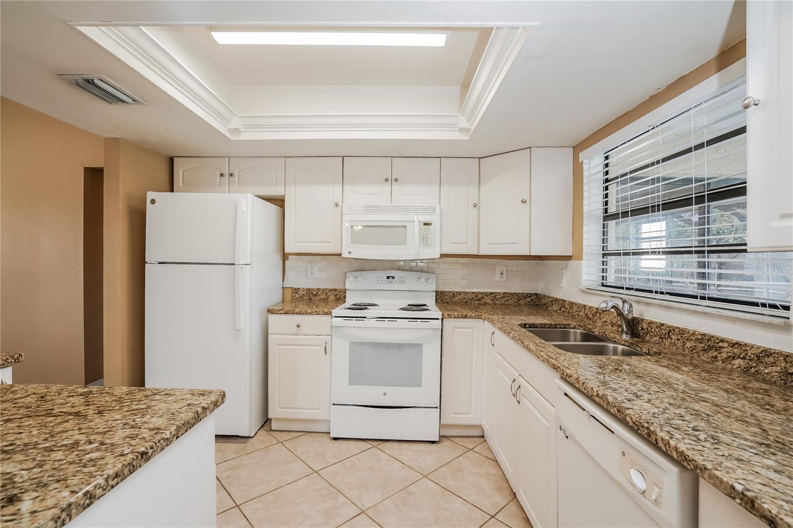 859 SW 15TH TER, CAPE CORAL, FL, 33991