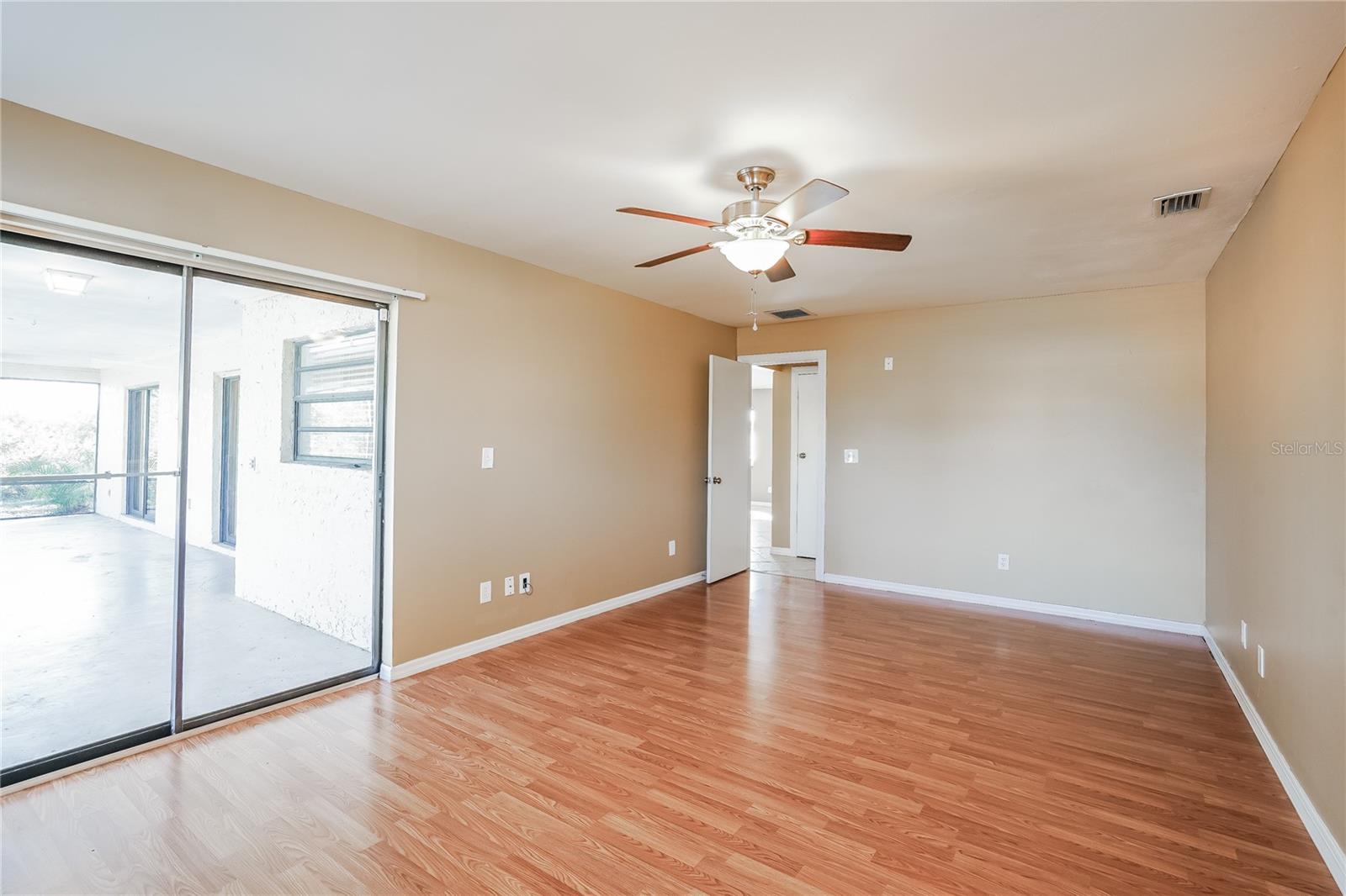 859 SW 15TH TER, CAPE CORAL, FL, 33991