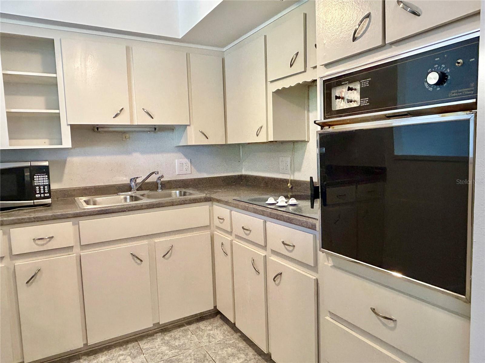 2100 WORLD PARKWAY BLVD #50, CLEARWATER, FL, 33763
