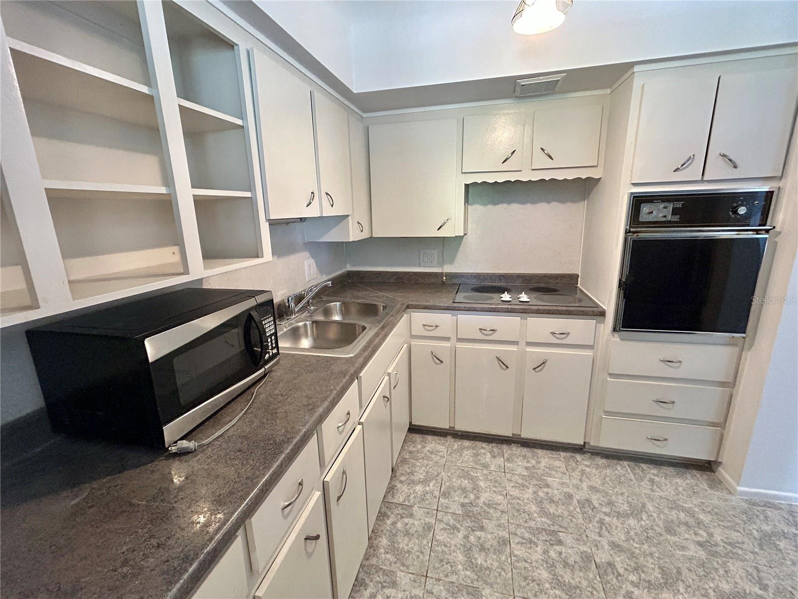 2100 WORLD PARKWAY BLVD #50, CLEARWATER, FL, 33763