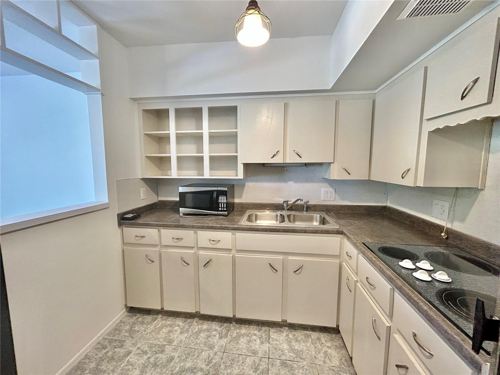 2100 WORLD PARKWAY BLVD #50, CLEARWATER, FL, 33763