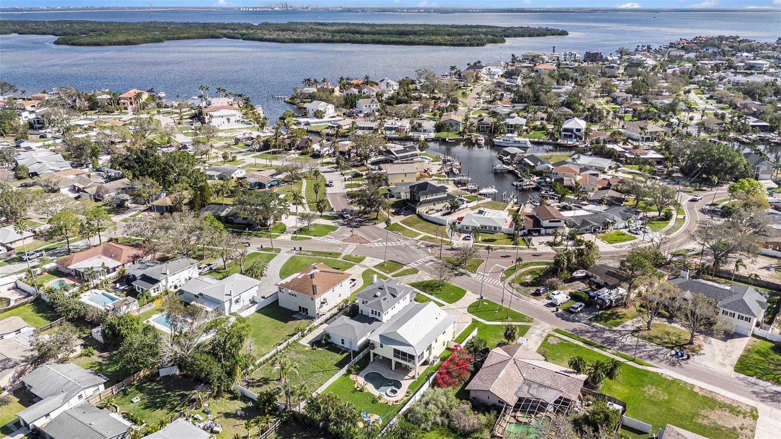 5426 VENETIAN BLVD NE, ST PETERSBURG, FL, 33703