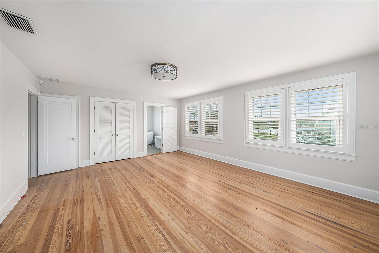 5426 VENETIAN BLVD NE, ST PETERSBURG, FL, 33703