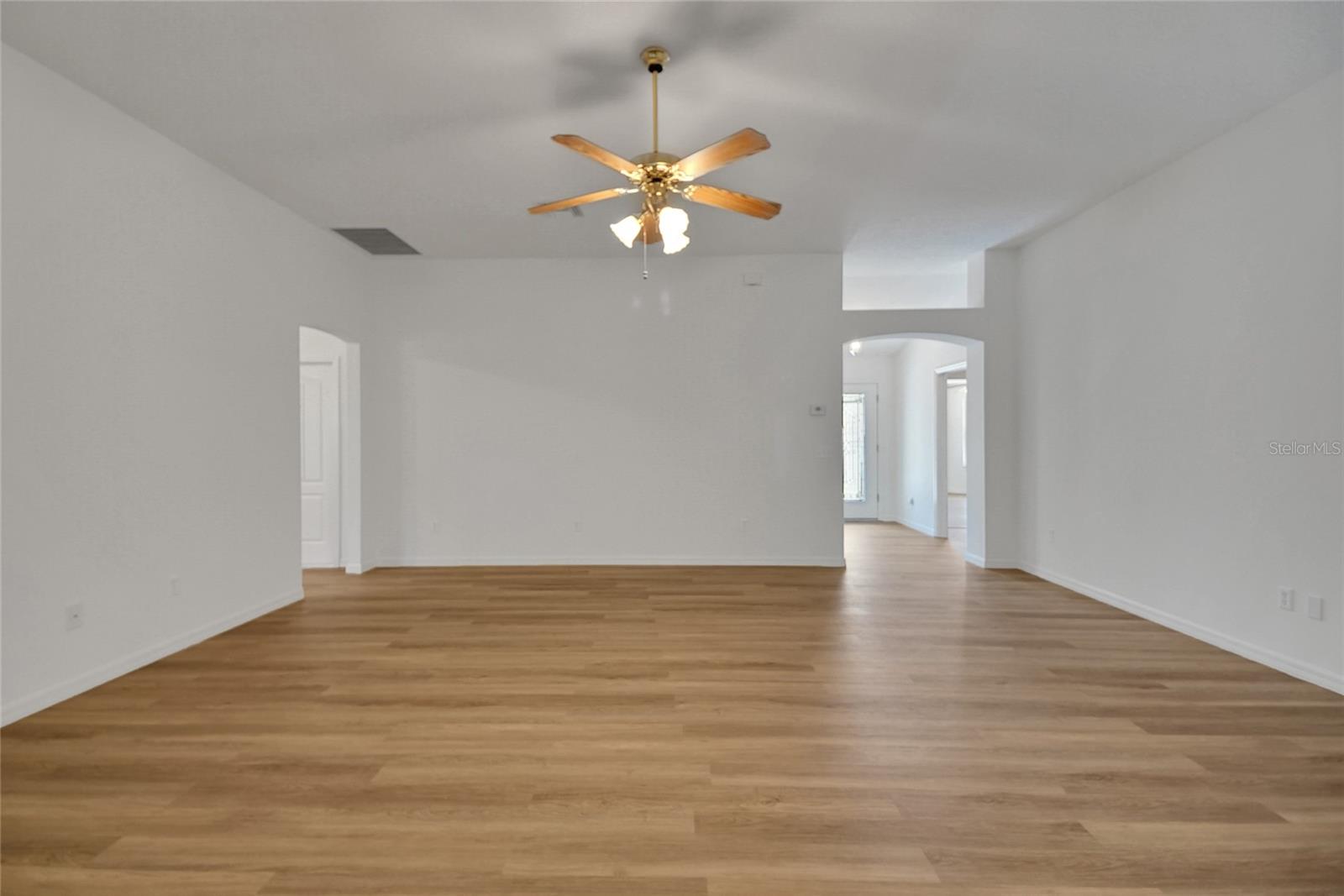 2433 TAMARINDO DR, THE VILLAGES, FL, 32162