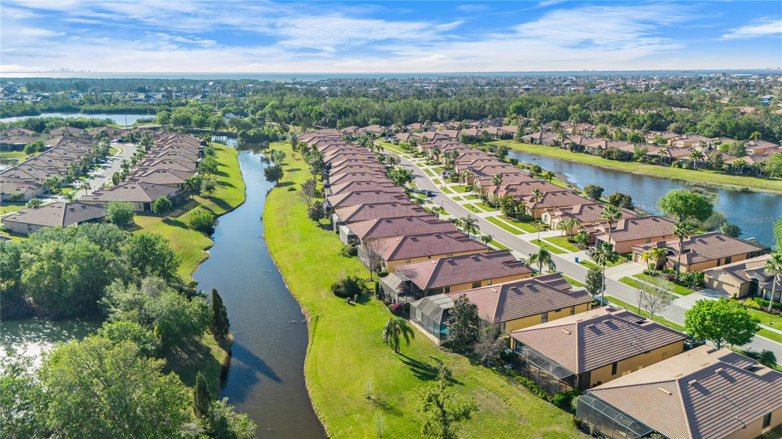 342 CEDAR FALLS DR, APOLLO BEACH, FL, 33572