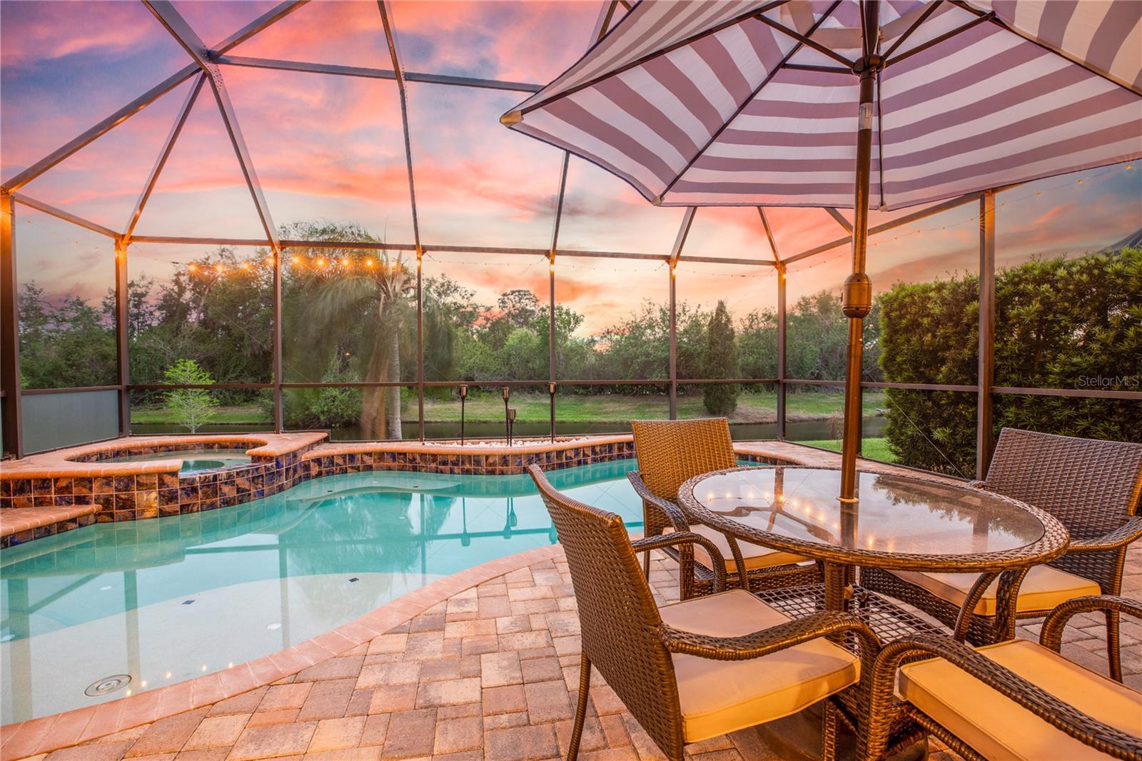 342 CEDAR FALLS DR, APOLLO BEACH, FL, 33572