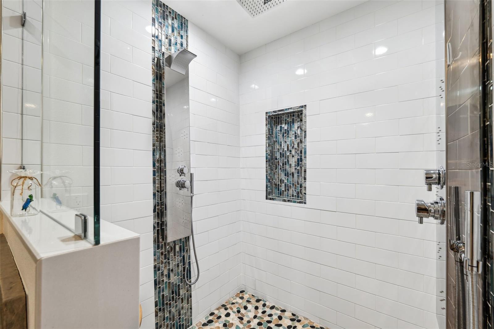 319 S GLEN ARVEN AVE, TEMPLE TERRACE, FL, 33617