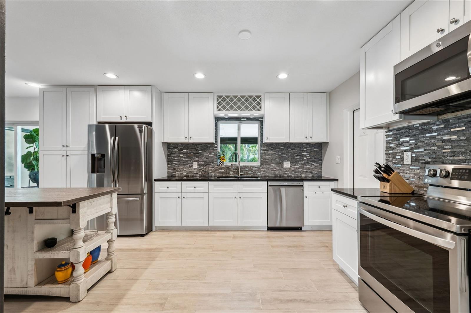 319 S GLEN ARVEN AVE, TEMPLE TERRACE, FL, 33617