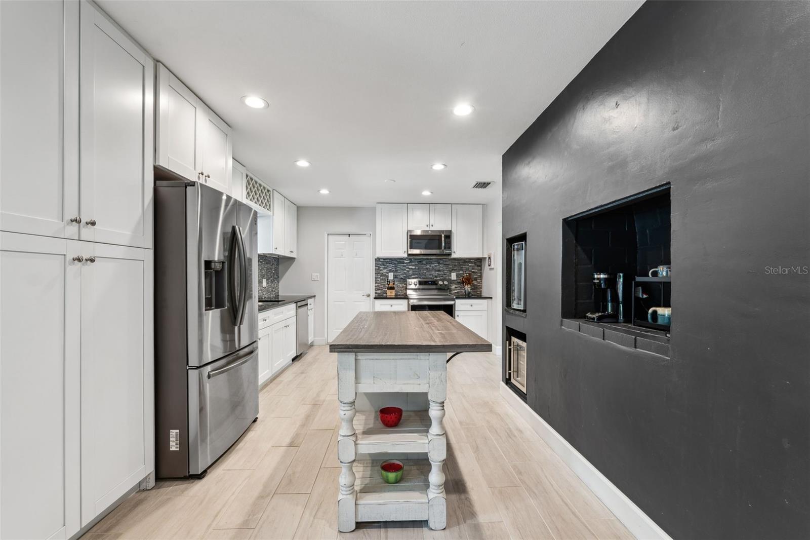 319 S GLEN ARVEN AVE, TEMPLE TERRACE, FL, 33617