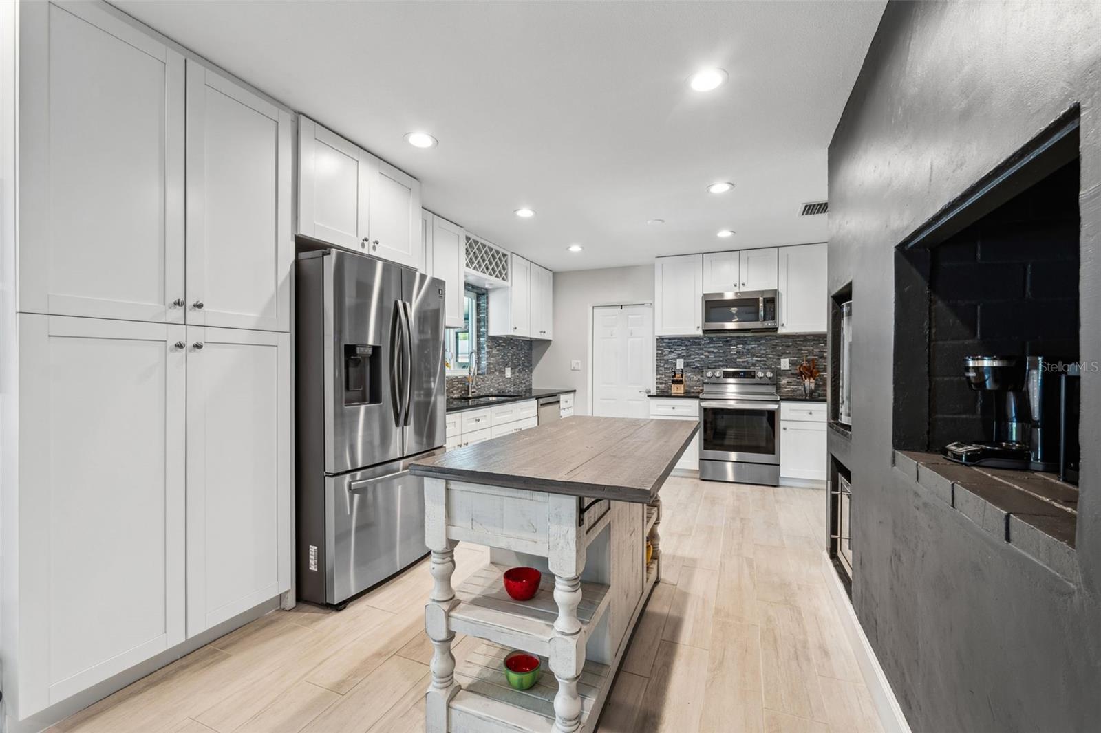 319 S GLEN ARVEN AVE, TEMPLE TERRACE, FL, 33617