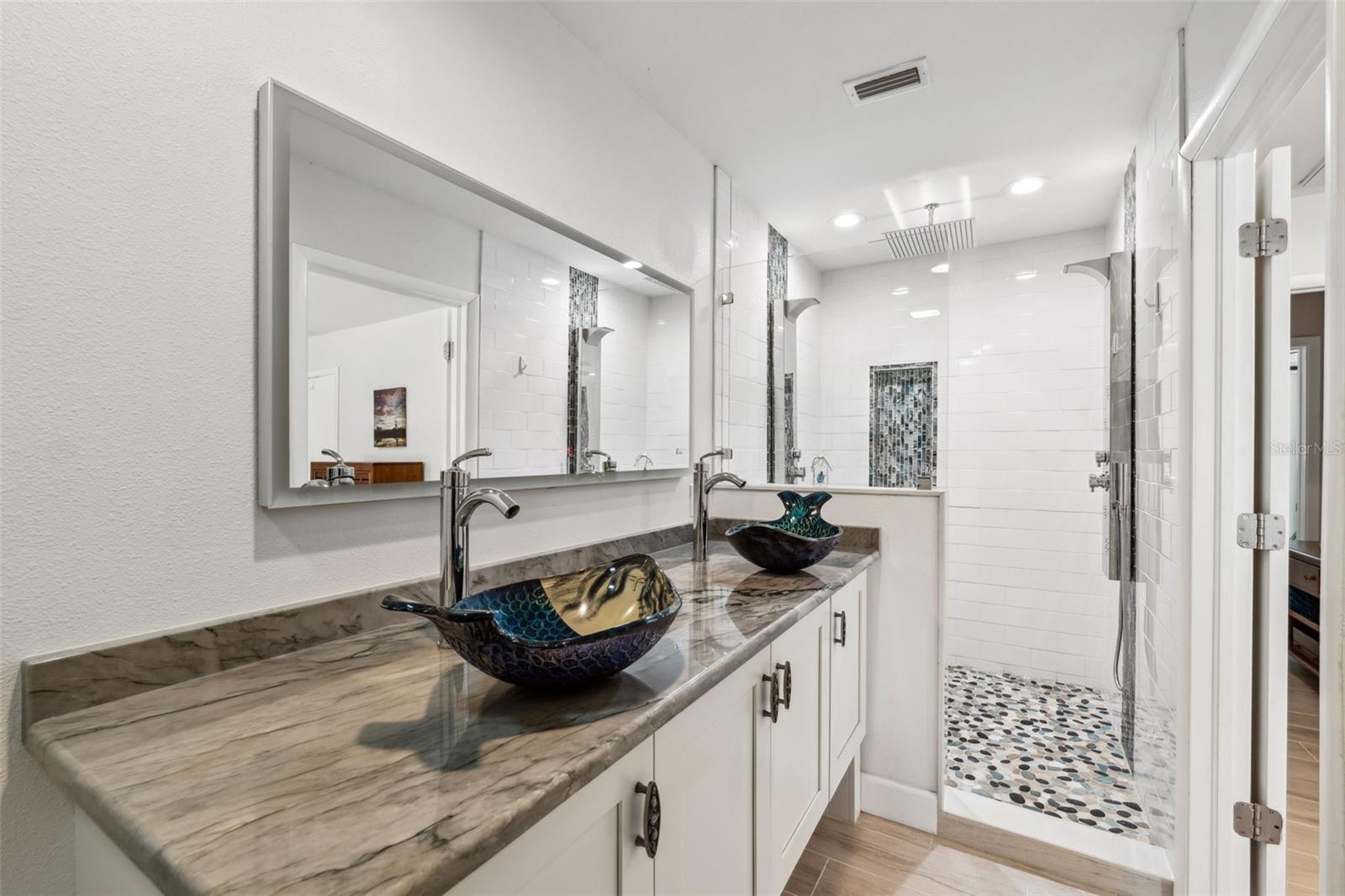319 S GLEN ARVEN AVE, TEMPLE TERRACE, FL, 33617