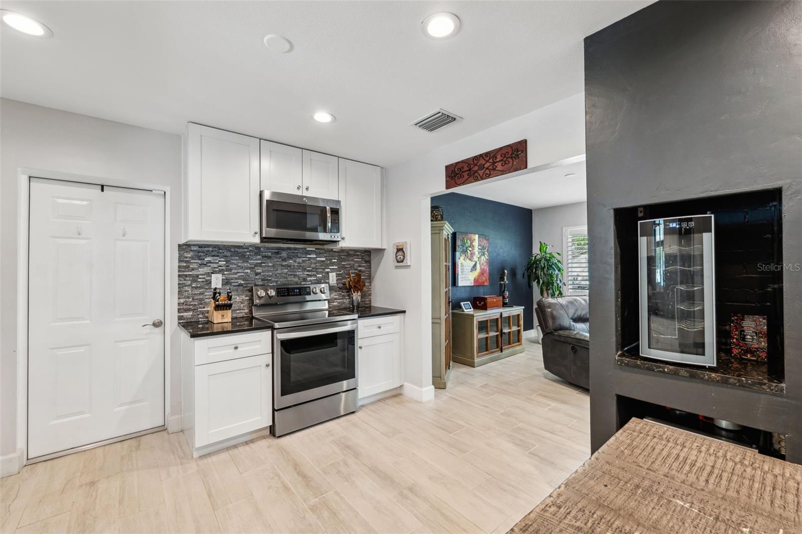 319 S GLEN ARVEN AVE, TEMPLE TERRACE, FL, 33617