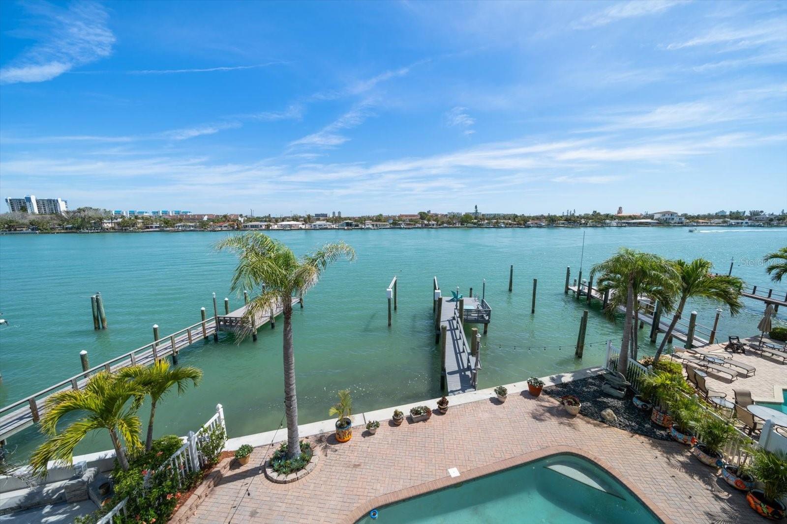 8685 E BAY DR, TREASURE ISLAND, FL, 33706