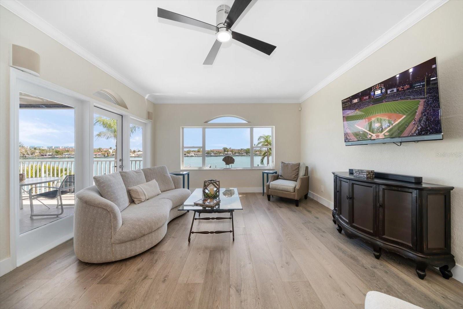 8685 E BAY DR, TREASURE ISLAND, FL, 33706