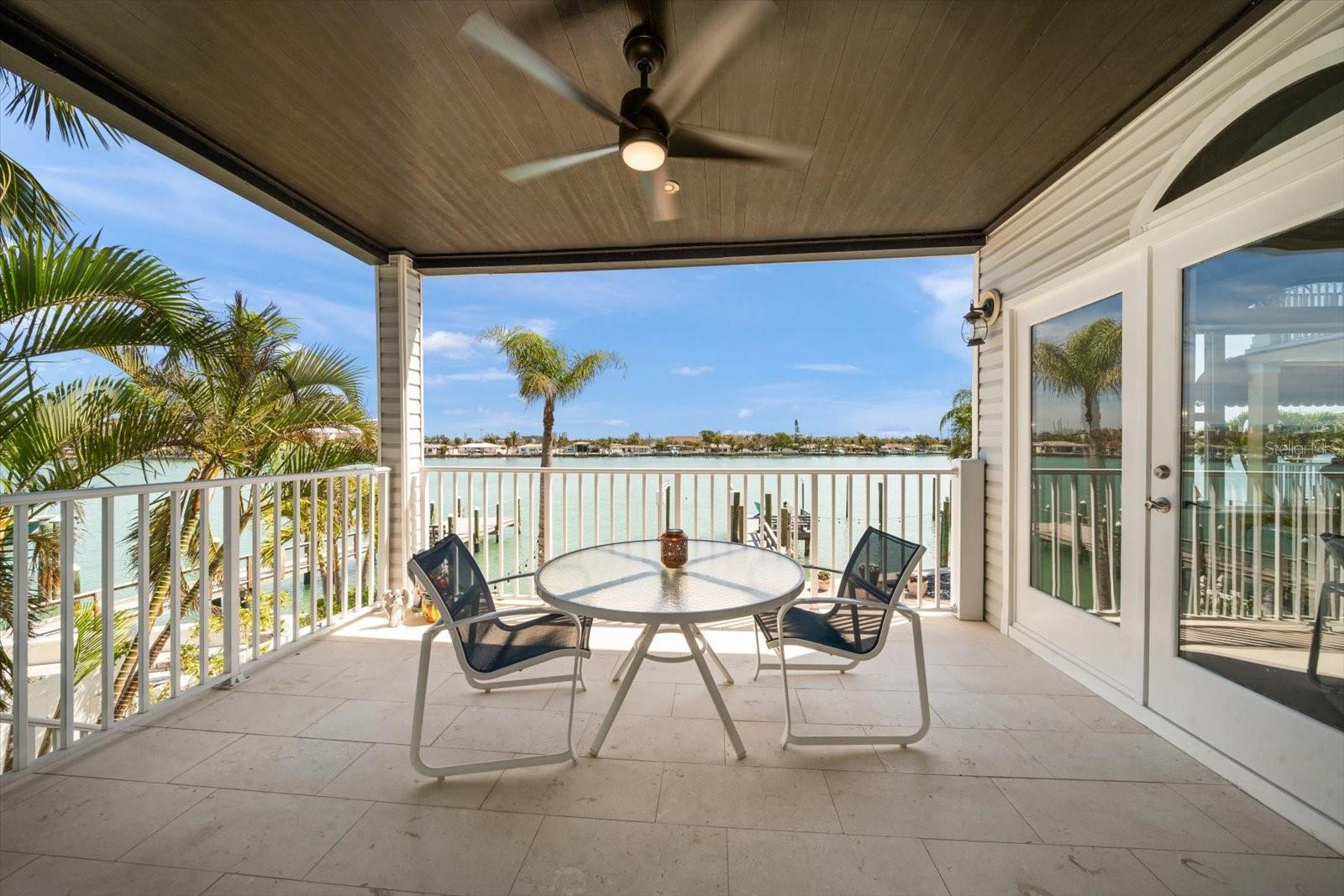 8685 E BAY DR, TREASURE ISLAND, FL, 33706