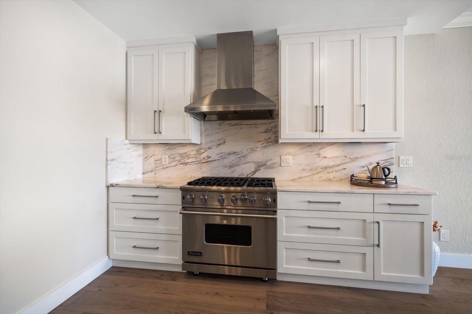 8685 E BAY DR, TREASURE ISLAND, FL, 33706