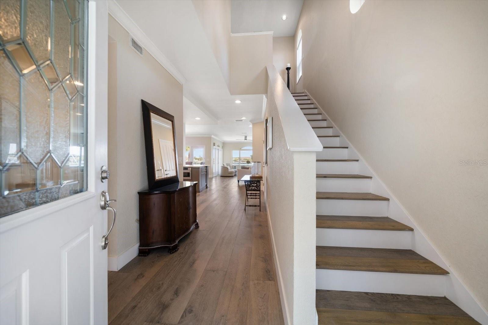 8685 E BAY DR, TREASURE ISLAND, FL, 33706