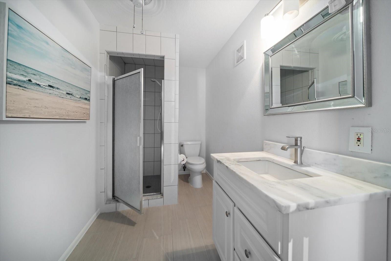 8685 E BAY DR, TREASURE ISLAND, FL, 33706