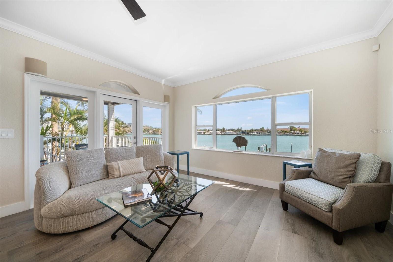 8685 E BAY DR, TREASURE ISLAND, FL, 33706