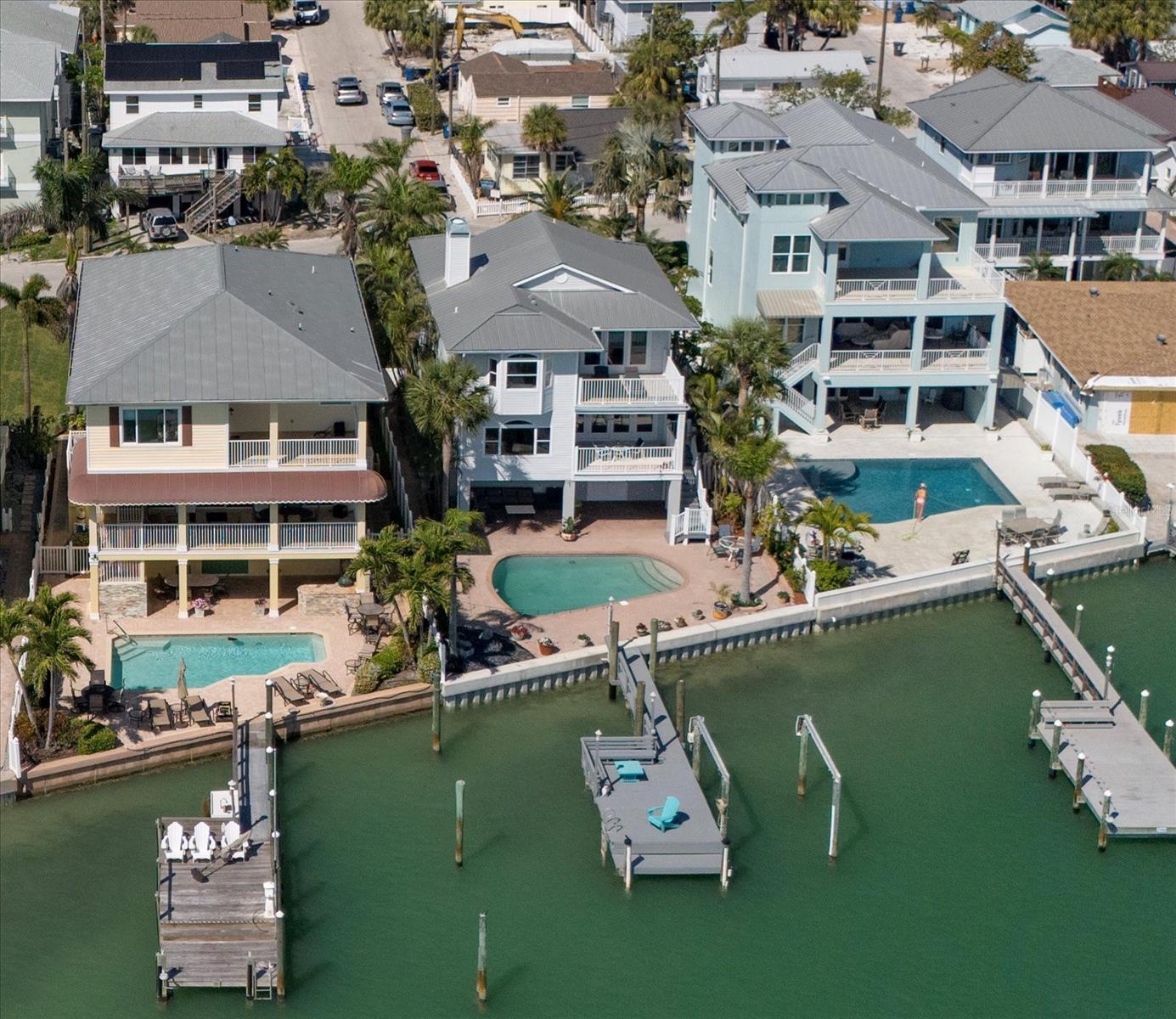 8685 E BAY DR, TREASURE ISLAND, FL, 33706