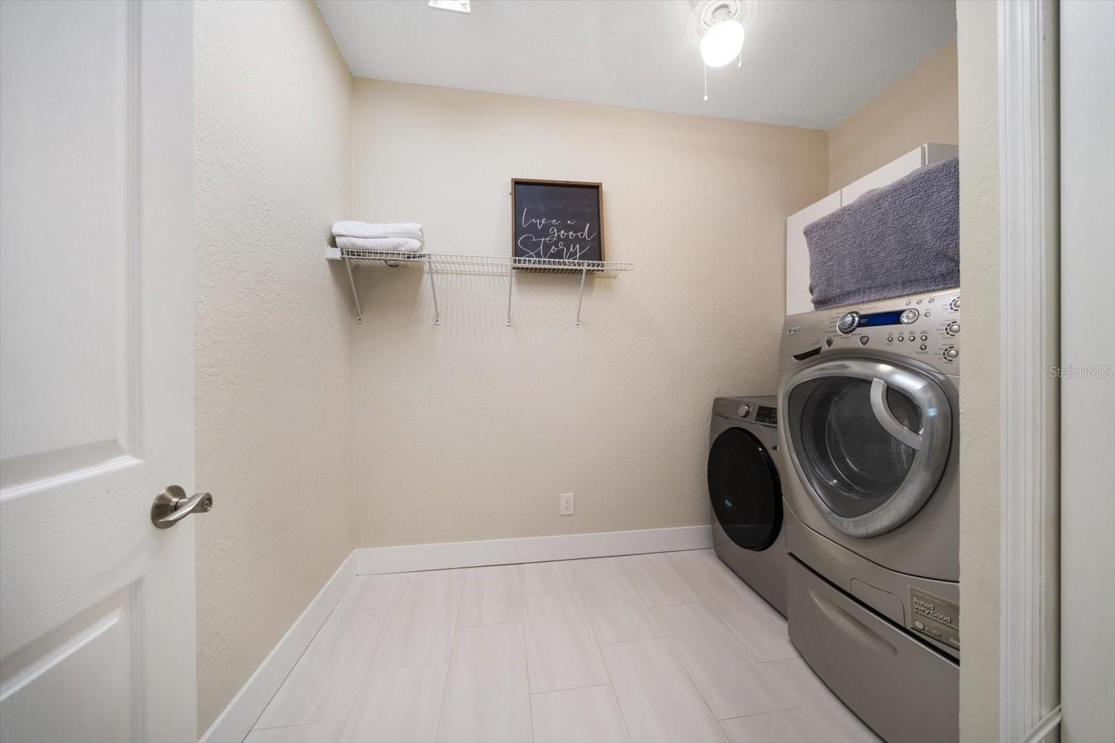 8685 E BAY DR, TREASURE ISLAND, FL, 33706