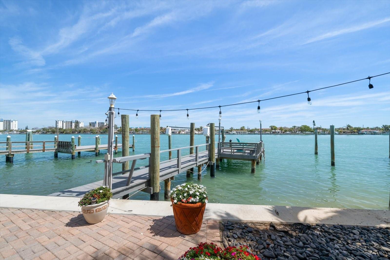 8685 E BAY DR, TREASURE ISLAND, FL, 33706
