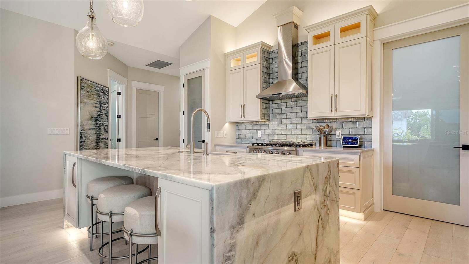 5930 BRIARWOOD AVE, SARASOTA, FL, 34231