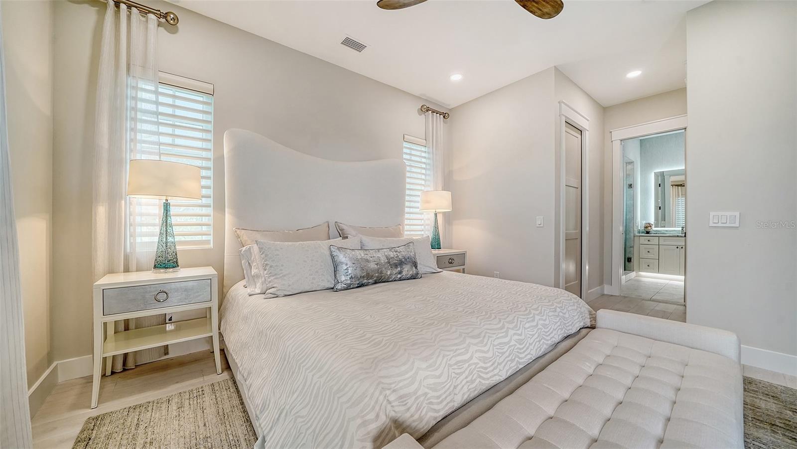 5930 BRIARWOOD AVE, SARASOTA, FL, 34231