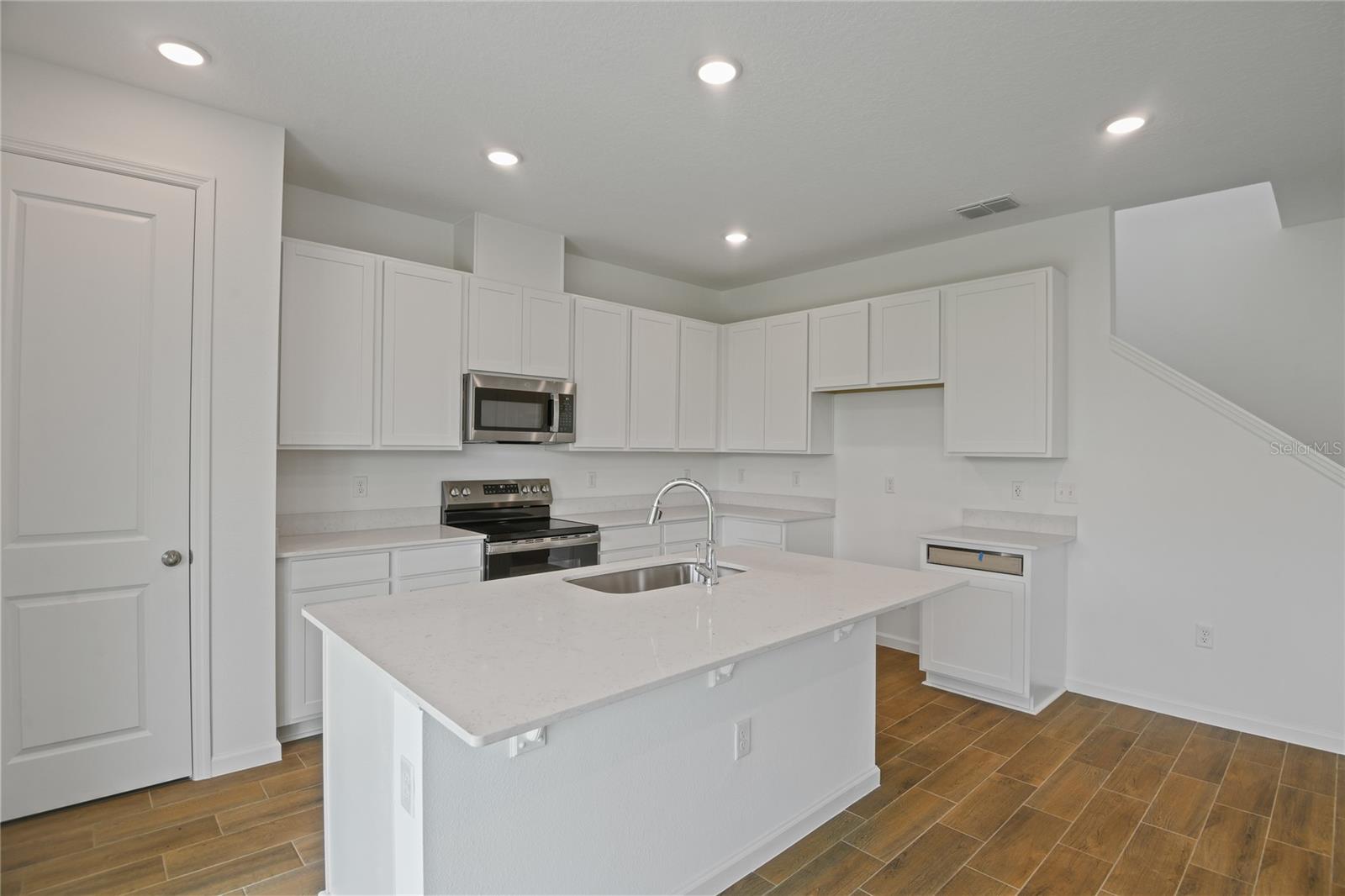 1031 WISTERIA WAY, DUNDEE, FL, 33838