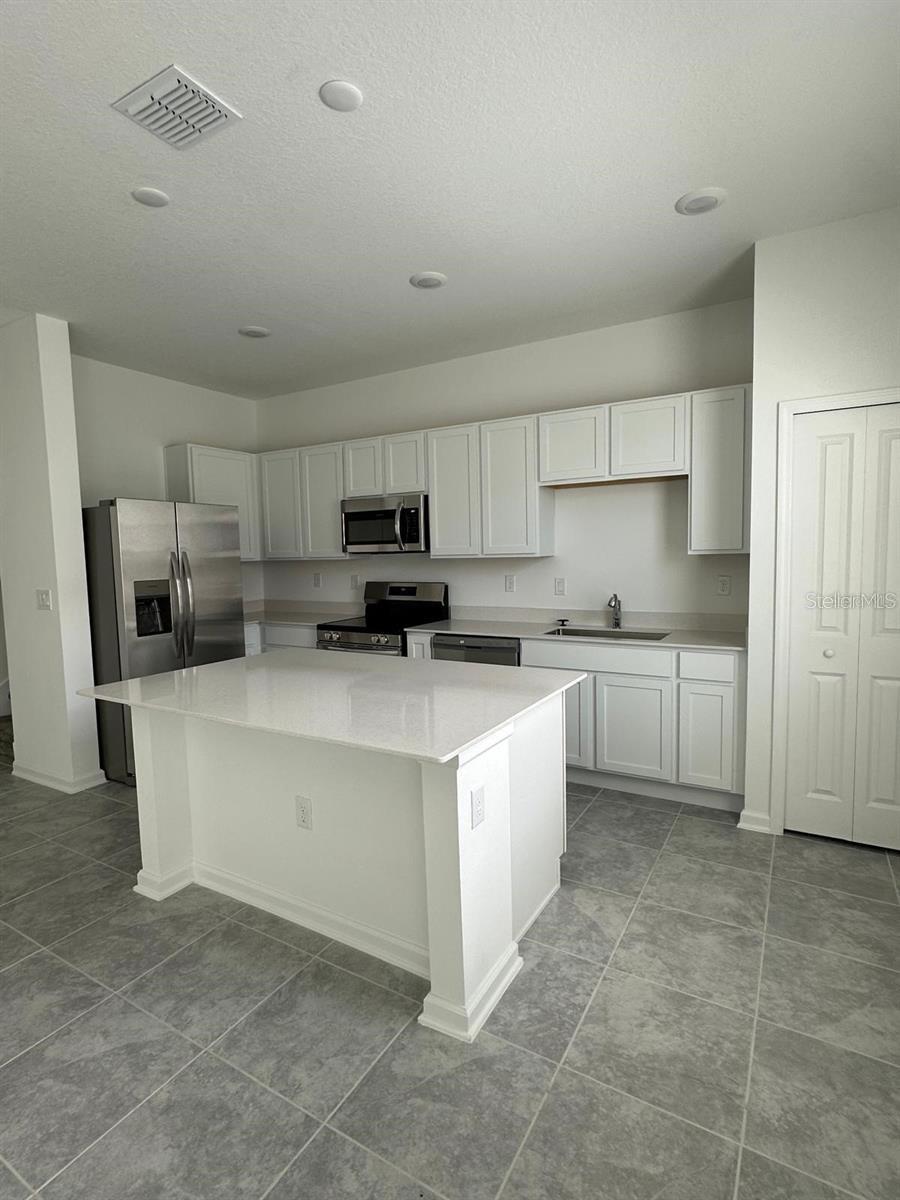 2414 SKYLINE LOOP, KISSIMMEE, FL, 34758