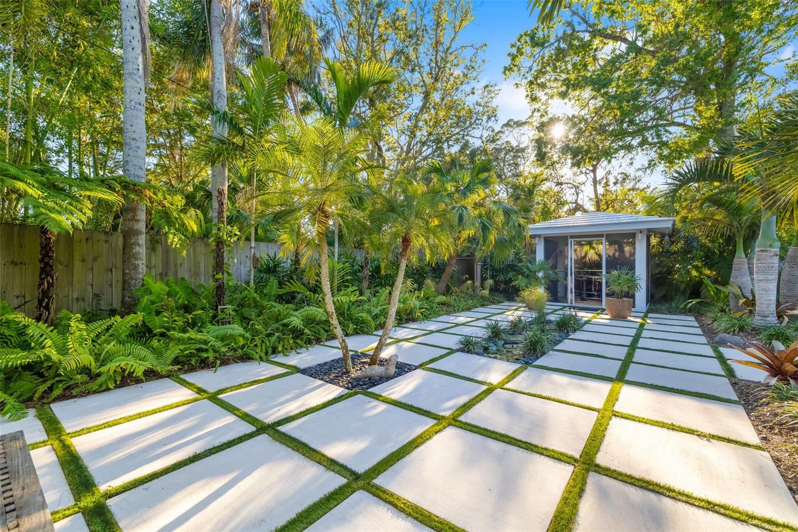 494 SAPPHIRE DR, SARASOTA, FL, 34234