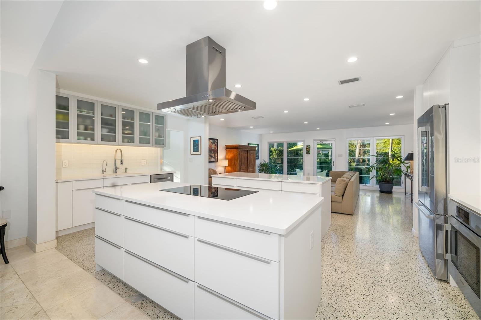 494 SAPPHIRE DR, SARASOTA, FL, 34234