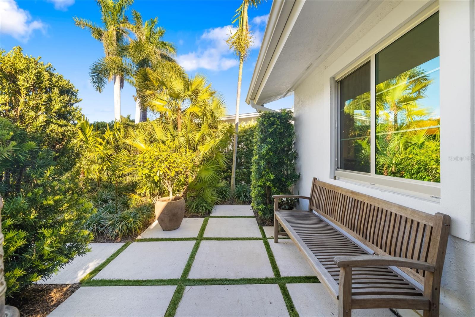 494 SAPPHIRE DR, SARASOTA, FL, 34234