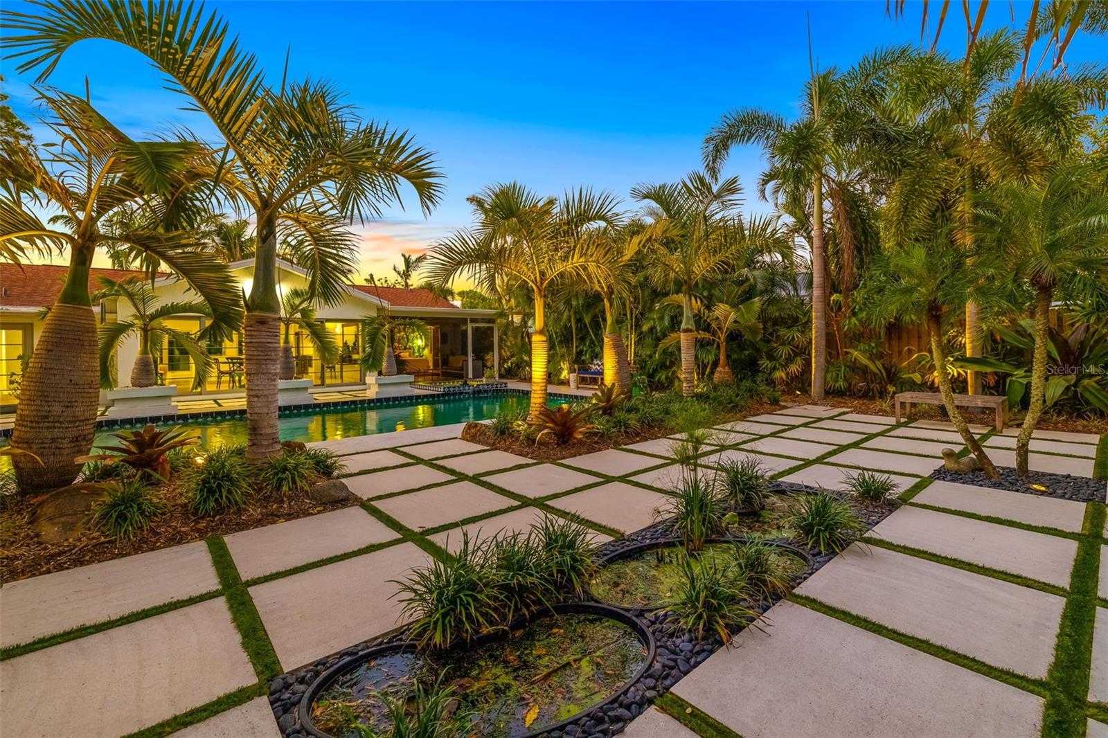 494 SAPPHIRE DR, SARASOTA, FL, 34234