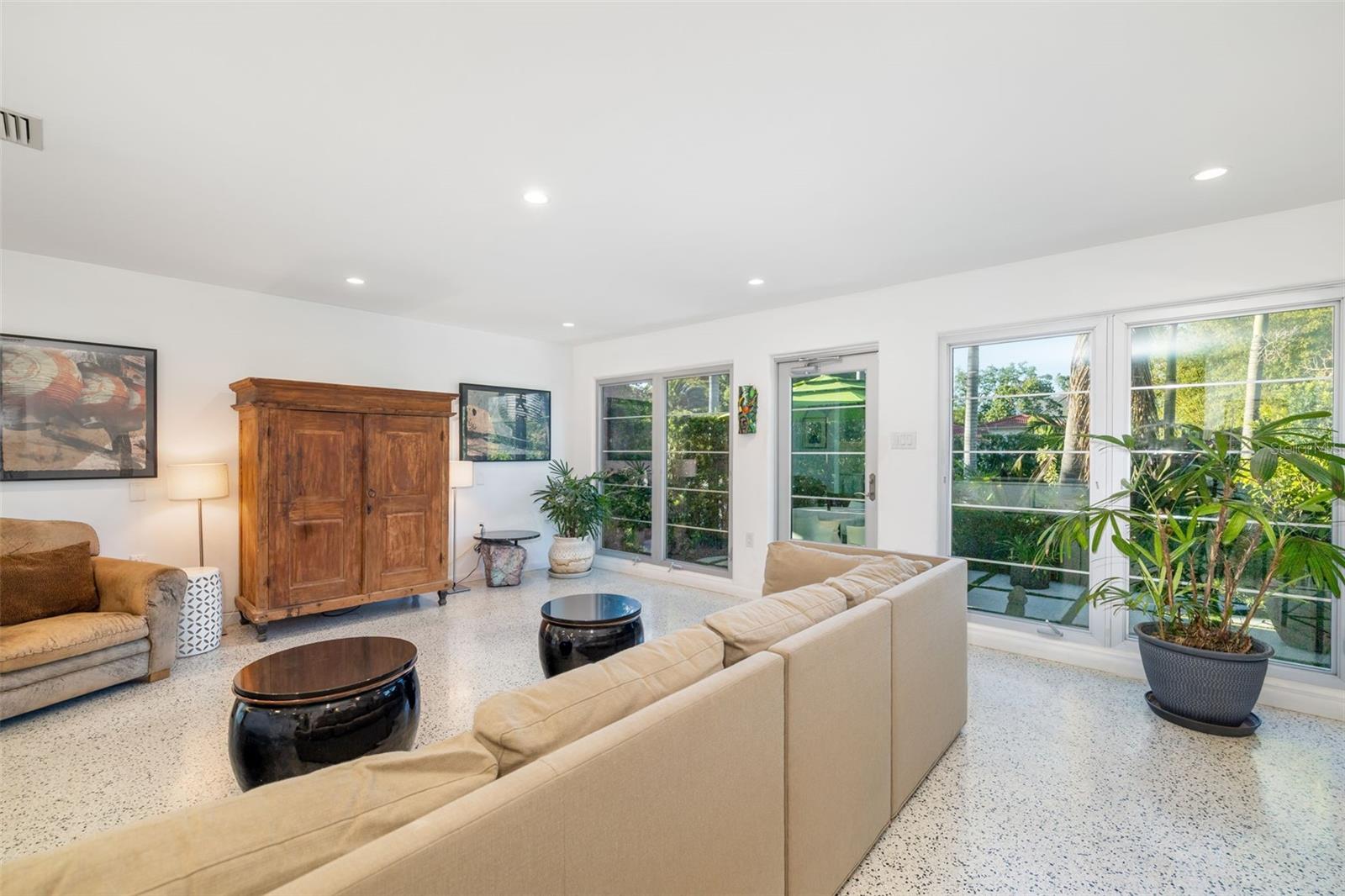 494 SAPPHIRE DR, SARASOTA, FL, 34234