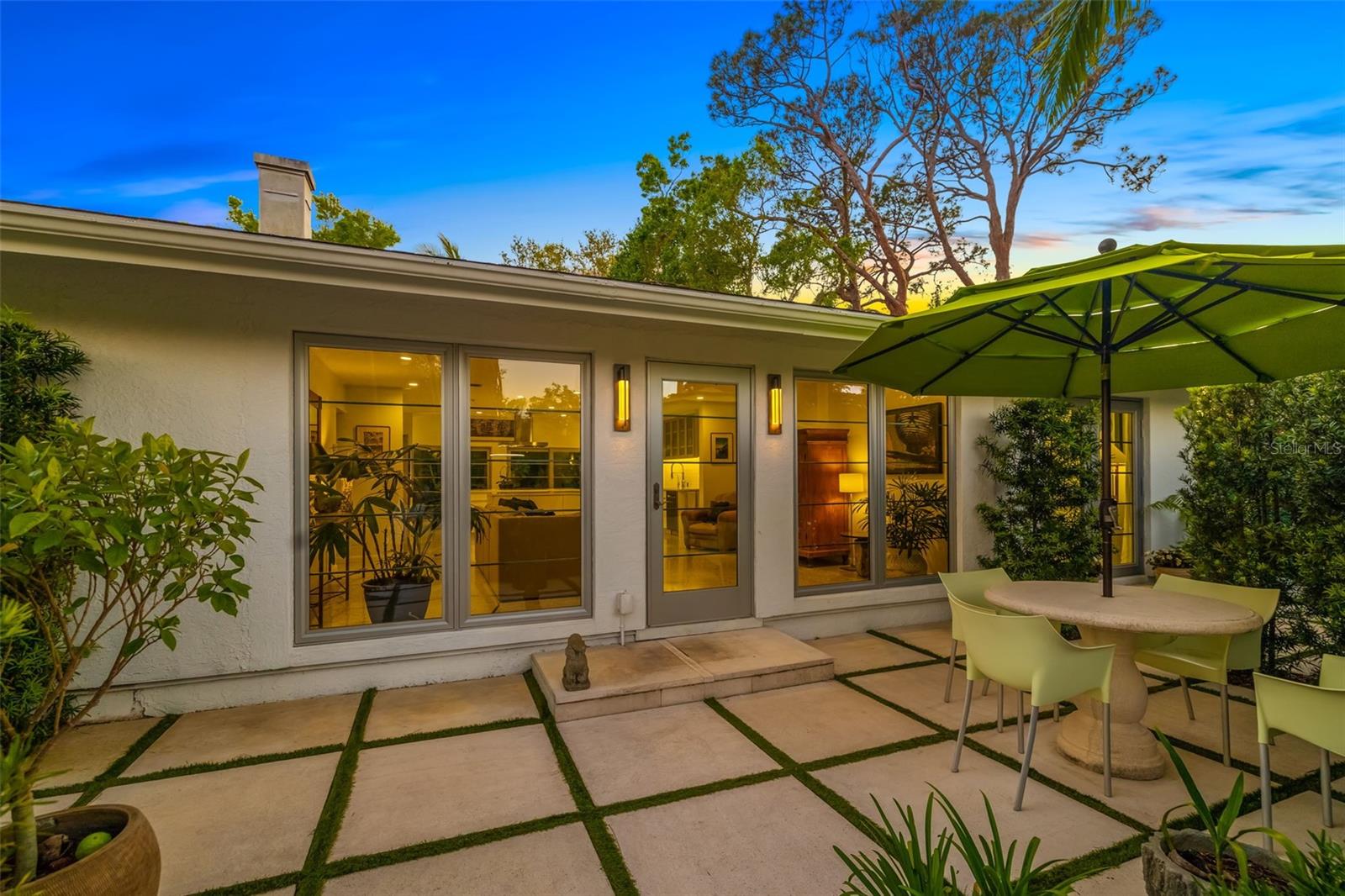 494 SAPPHIRE DR, SARASOTA, FL, 34234