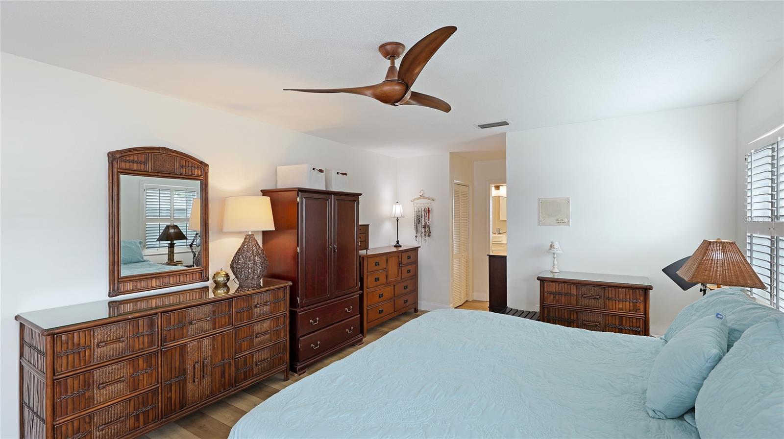 504 WHITFIELD AVE, SARASOTA, FL, 34243