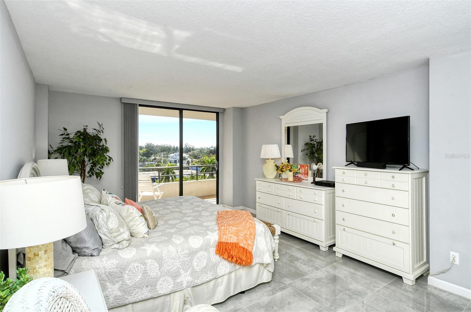 6415 MIDNIGHT PASS RD #607, SARASOTA, FL, 34242