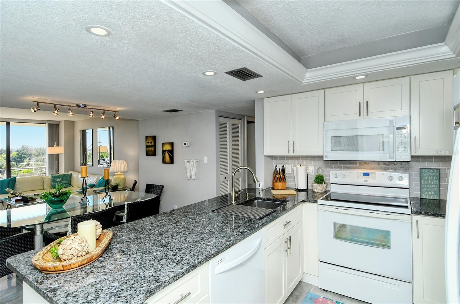6415 MIDNIGHT PASS RD #607, SARASOTA, FL, 34242
