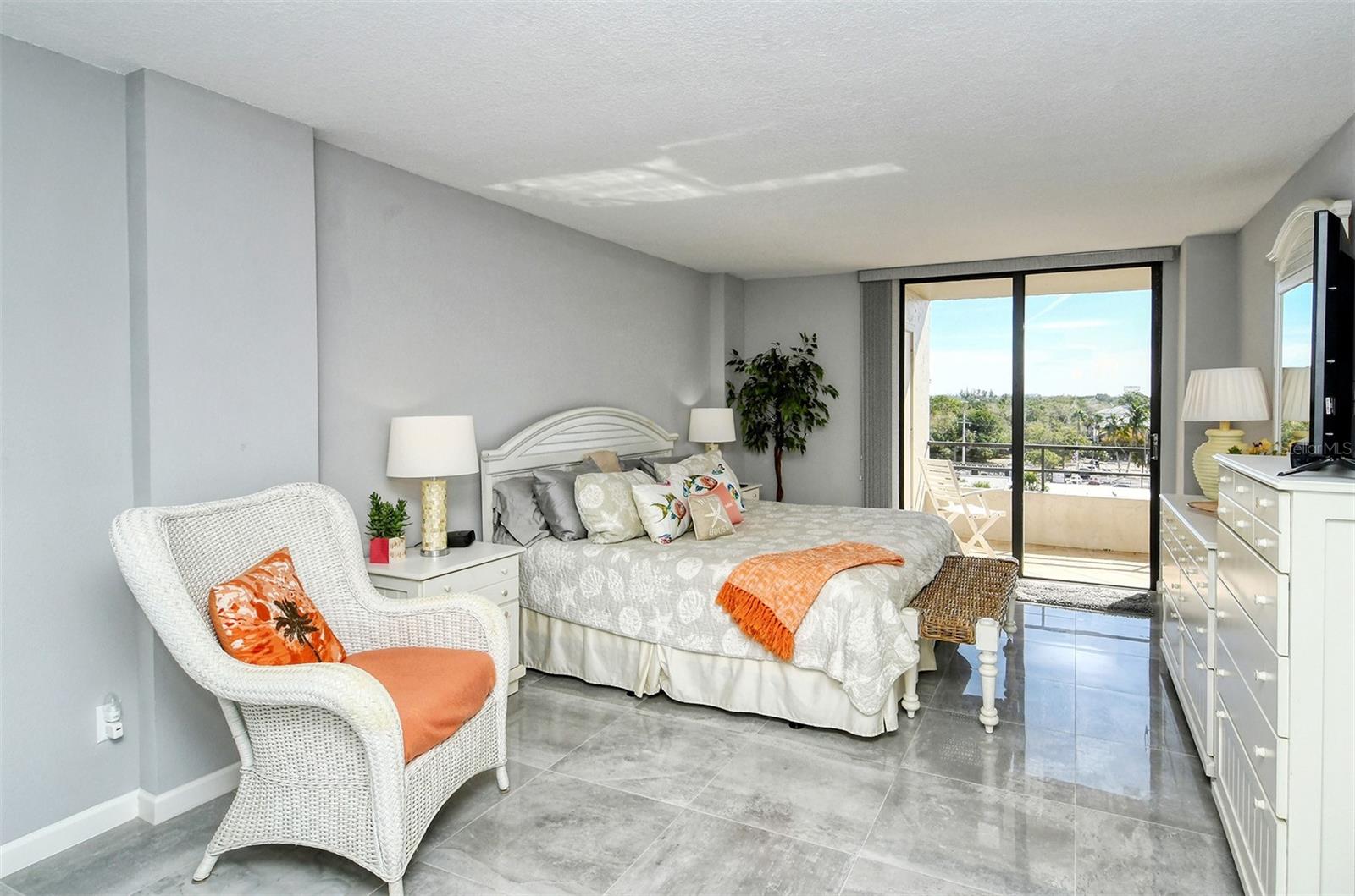 6415 MIDNIGHT PASS RD #607, SARASOTA, FL, 34242