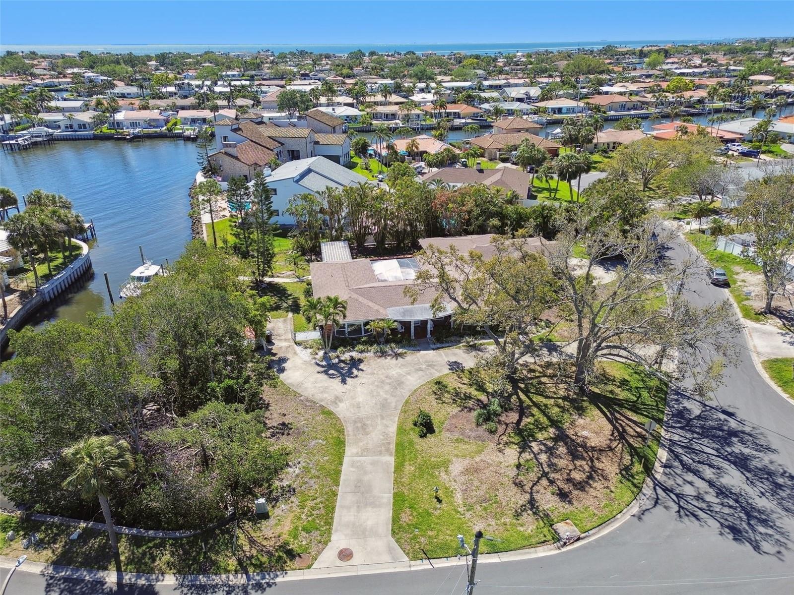 2180 BAYOU GRANDE BLVD NE, ST PETERSBURG, FL, 33703