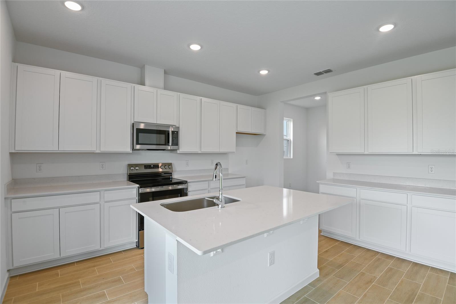 1035 WISTERIA WAY, DUNDEE, FL, 33838