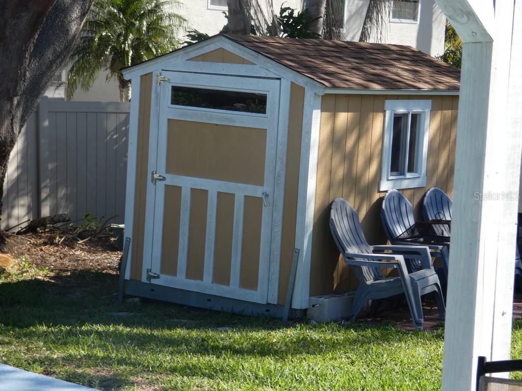 670 KIRKLAND CIR, DUNEDIN, FL, 34698