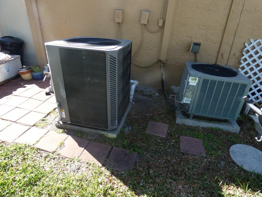 670 KIRKLAND CIR, DUNEDIN, FL, 34698
